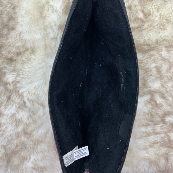 Incase 15” iPad Sleeve - Picture 5 of 6